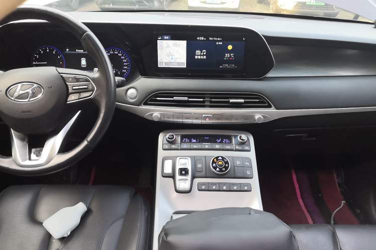 Used Hyundai Palisade 2021 3.5L Automatic 4x4 GL Audio And AC Panel