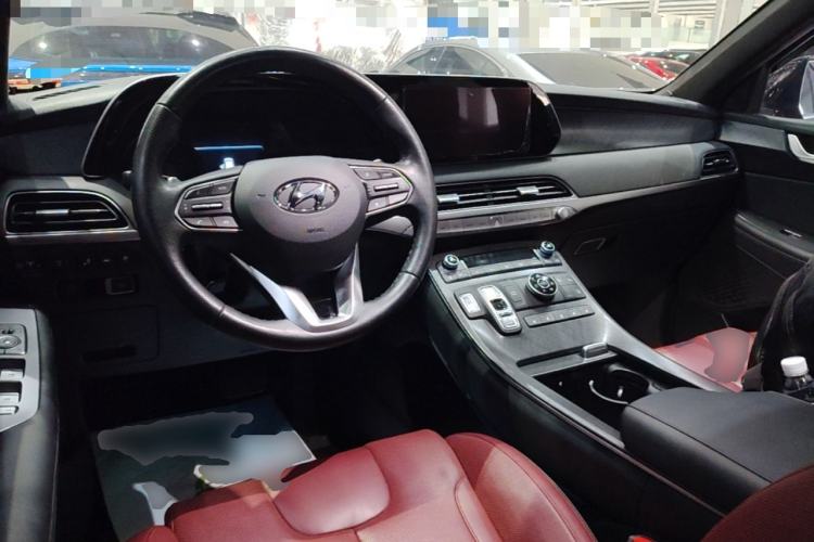 Used Hyundai Palisade 2021 3.5L Automatic 4x4 GLS Center Console