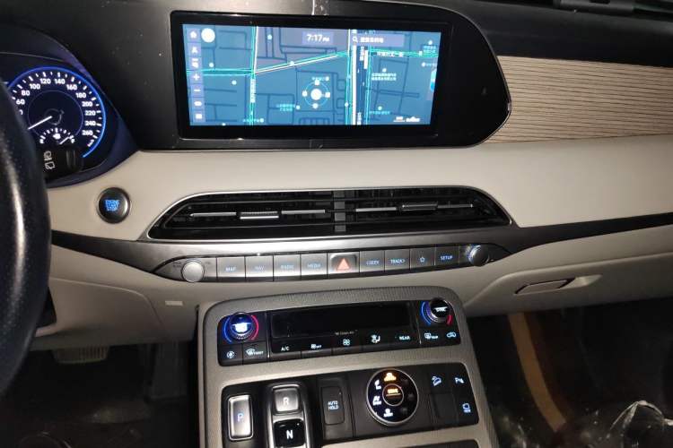 Used Hyundai Palisade 2021 3.5L Automatic 4x4 GLS Audio And AC Panel