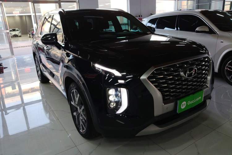 Used Hyundai Palisade 2021 3.5L Automatic 4x4 GLS Front Right 45 Deg