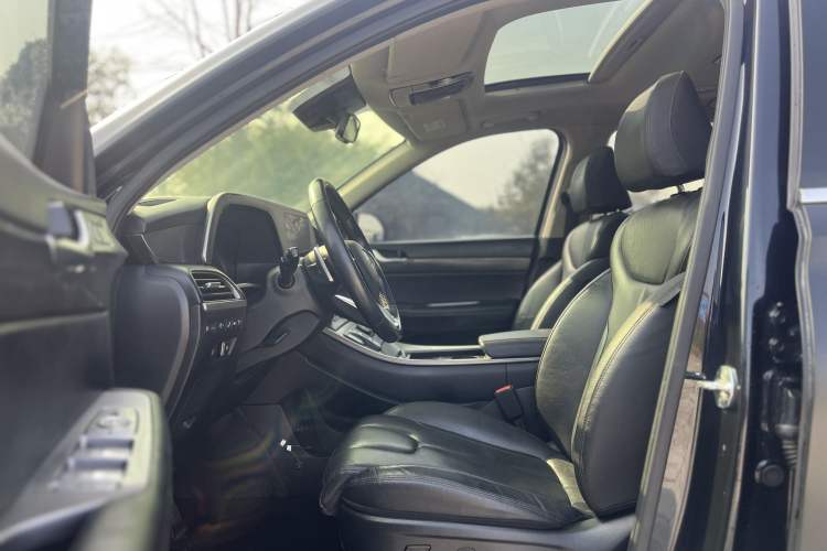 Used Hyundai Palisade 2021 3.5L Automatic 4x4 GLS Interior 1
