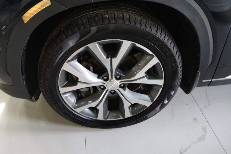 Used Hyundai Palisade 2021 3.5L Automatic 4x4 GLS Left Front Wheel Hub