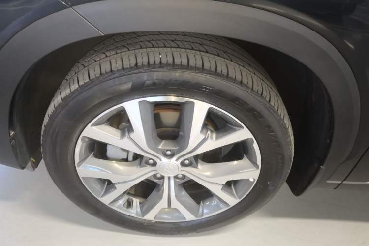 Used Hyundai Palisade 2021 3.5L Automatic 4x4 GLS Left Front Wheel Hub
