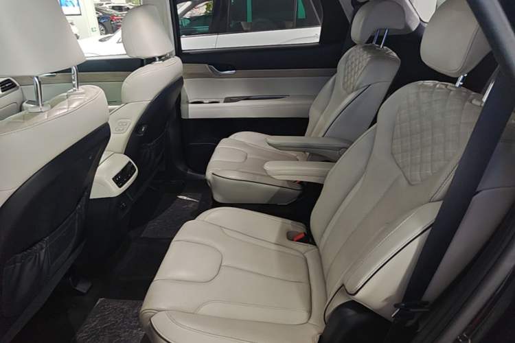 Used Hyundai Palisade 2021 3.5L Automatic 4x4 GLS Left Rear Seat