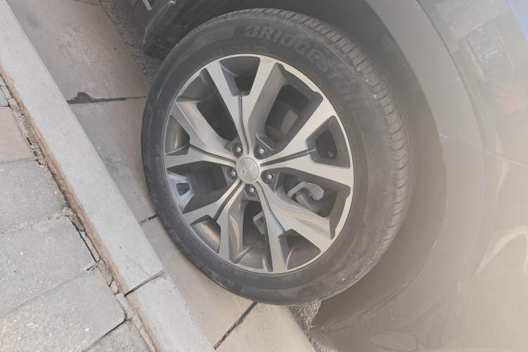 Used Hyundai Palisade 2021 3.5L Automatic 4x4 GLS Right Front Wheel Hub