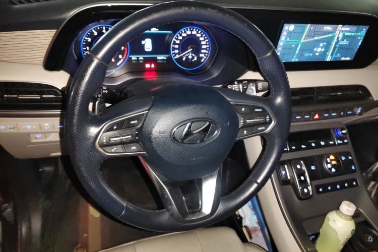 Used Hyundai Palisade 2021 3.5L Automatic 4x4 GLS Steering Wheel