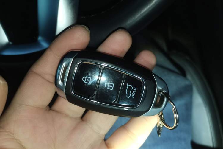 Used Hyundai Palisade 2021 3.5L Automatic 4x4 GLS Vehicle Key