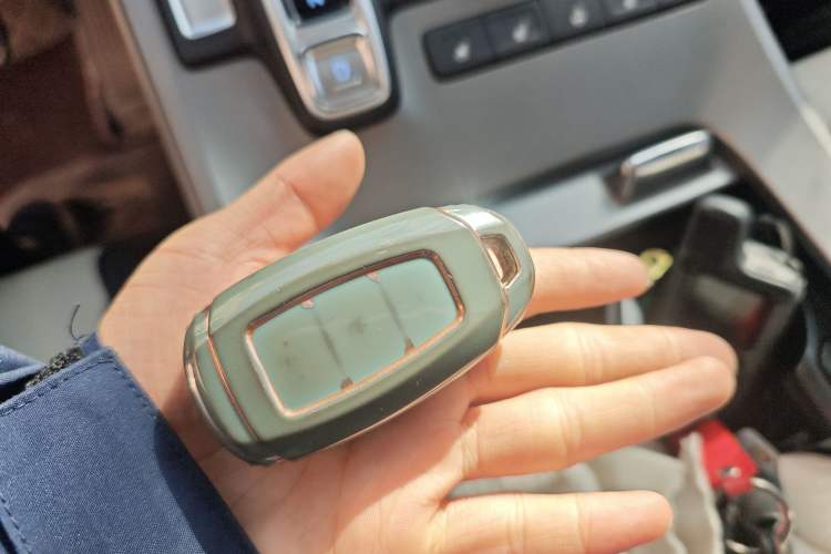 Used Hyundai Palisade 2021 3.5L Automatic 4x4 GLS Vehicle Key