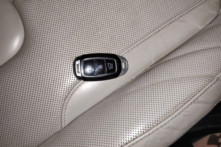 Used Hyundai Palisade 2021 3.5L Automatic 4x4 GLS Vehicle Key