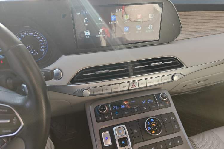 Used Hyundai Palisade 2021 3.5L Automatic 4x4 GLS Audio And AC Panel