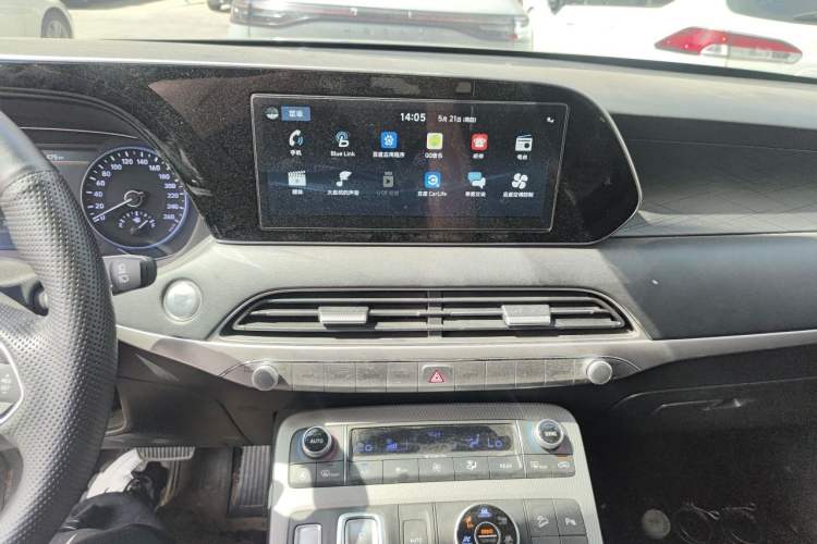 Used Hyundai Palisade 2021 3.5L Automatic 4x4 GLS Audio And AC Panel