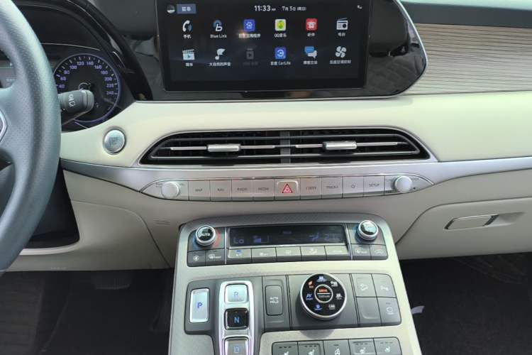 Used Hyundai Palisade 2021 3.5L Automatic 4x4 GLS Audio And AC Panel