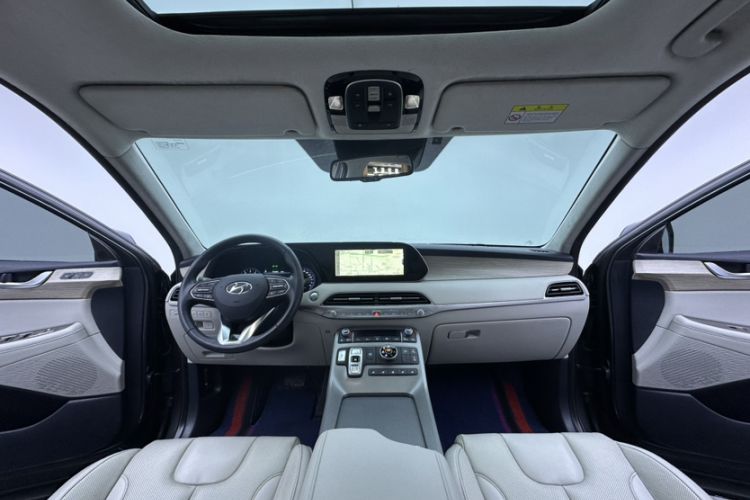 Used Hyundai Palisade 2021 3.5L Automatic 4x4 GLS Interior 10