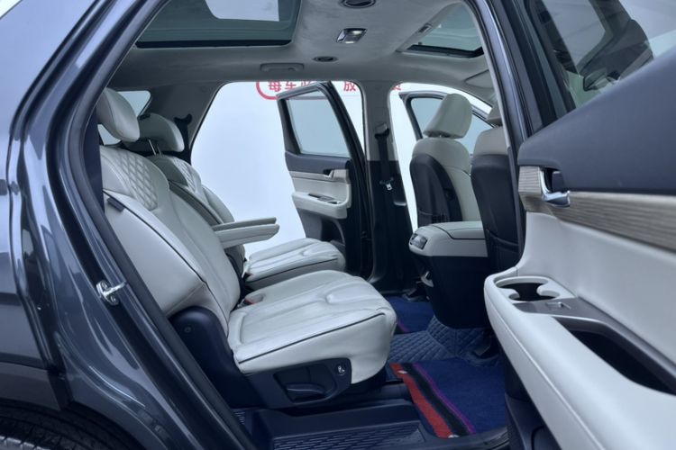 Used Hyundai Palisade 2021 3.5L Automatic 4x4 GLS Interior 2
