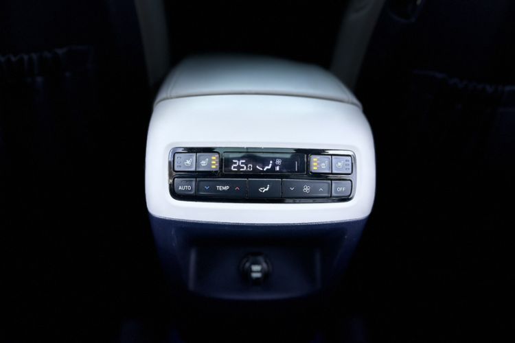Used Hyundai Palisade 2021 3.5L Automatic 4x4 GLS Interior 6