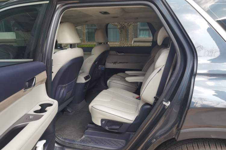 Used Hyundai Palisade 2021 3.5L Automatic 4x4 GLS Left Rear Seat