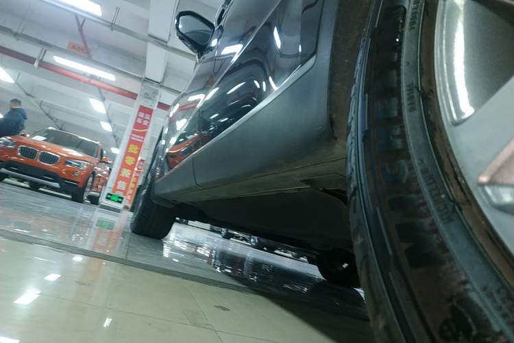 Used Hyundai Palisade 2021 3.5L Automatic 4x4 GLS Left Side Sill