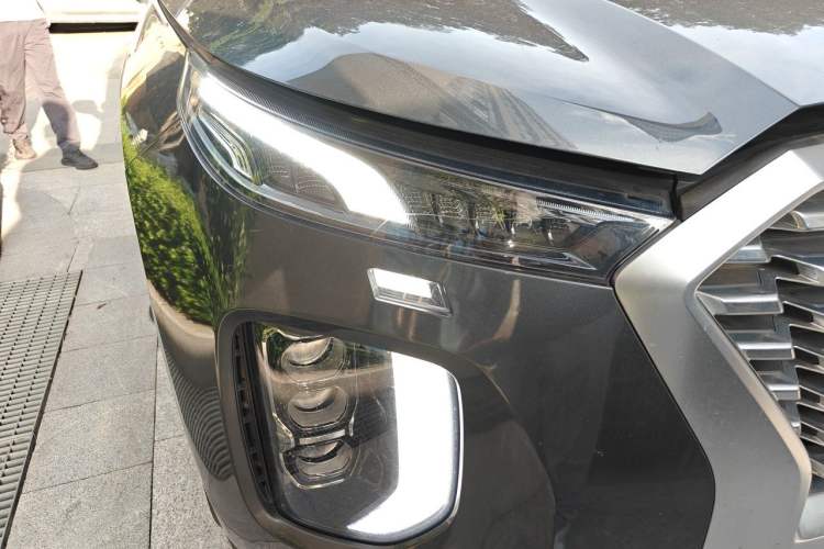 Used Hyundai Palisade 2021 3.5L Automatic 4x4 GLS Right Front Headlight