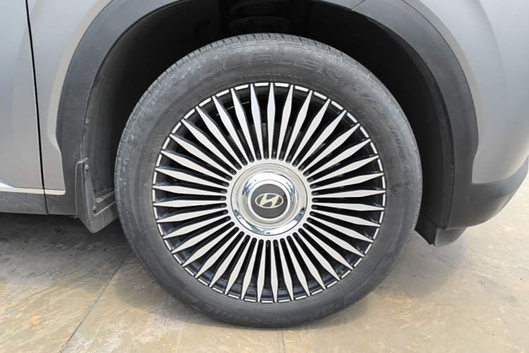 Used Hyundai Palisade 2021 3.5L Automatic 4x4 GLS Right Front Wheel Hub