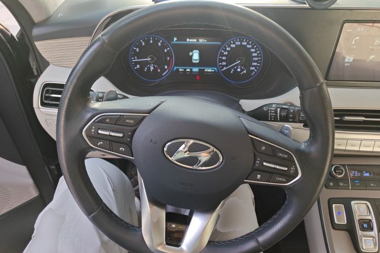 Used Hyundai Palisade 2021 3.5L Automatic 4x4 GLS Steering Wheel