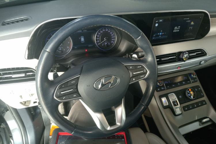 Used Hyundai Palisade 2021 3.5L Automatic 4x4 GLS Steering Wheel