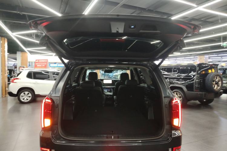 Used Hyundai Palisade 2021 3.5L Automatic 4x4 GLS Trunk
