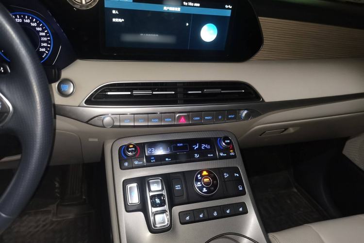 Used Hyundai Palisade 2021 3.5L Automatic 4x4 GLS Audio And AC Panel