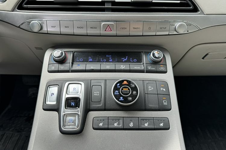Used Hyundai Palisade 2021 3.5L Automatic 4x4 GLS Interior 1
