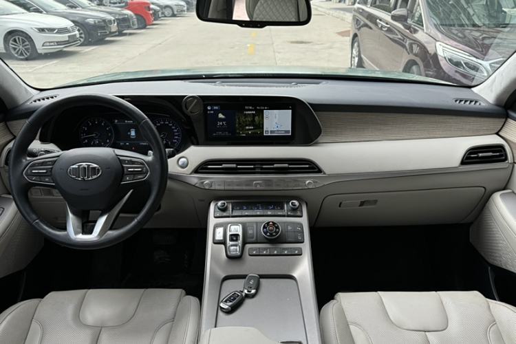 Used Hyundai Palisade 2021 3.5L Automatic 4x4 GLS Interior 13