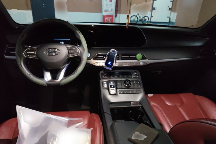Used Hyundai Palisade 2021 3.5L Automatic 4x4 GLS Center Console