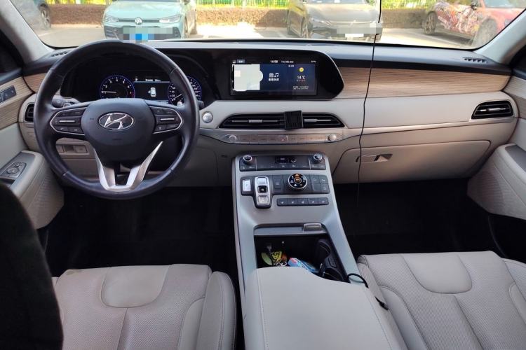 Used Hyundai Palisade 2021 3.5L Automatic 4x4 GLS Interior 2