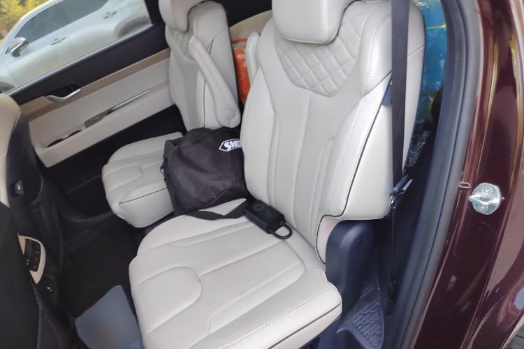 Used Hyundai Palisade 2021 3.5L Automatic 4x4 GLS Interior 4