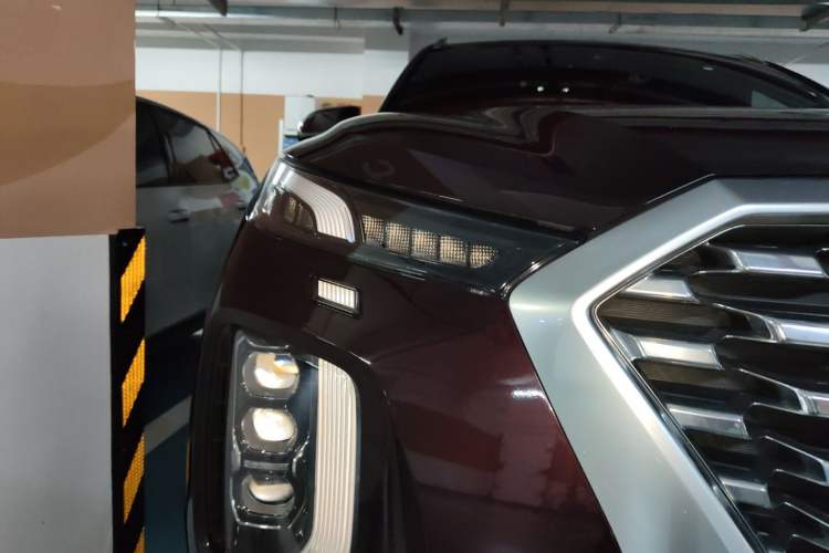 Used Hyundai Palisade 2021 3.5L Automatic 4x4 GLS Right Front Headlight