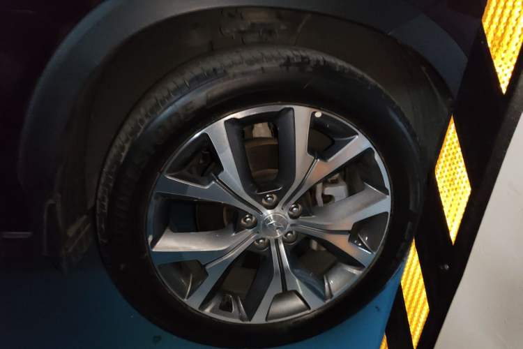 Used Hyundai Palisade 2021 3.5L Automatic 4x4 GLS Right Front Wheel Hub