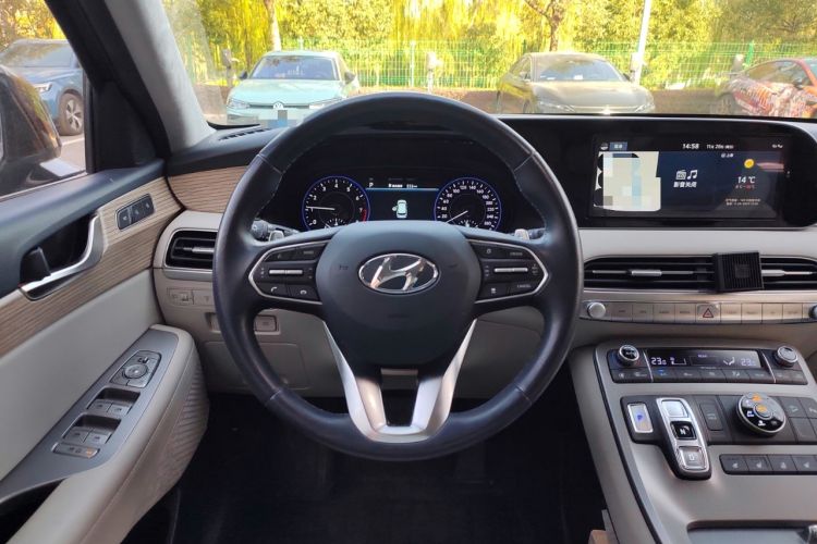 Used Hyundai Palisade 2021 3.5L Automatic 4x4 GLS Steering Wheel