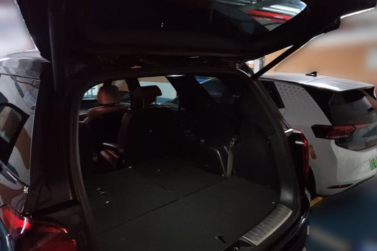 Used Hyundai Palisade 2021 3.5L Automatic 4x4 GLS Trunk