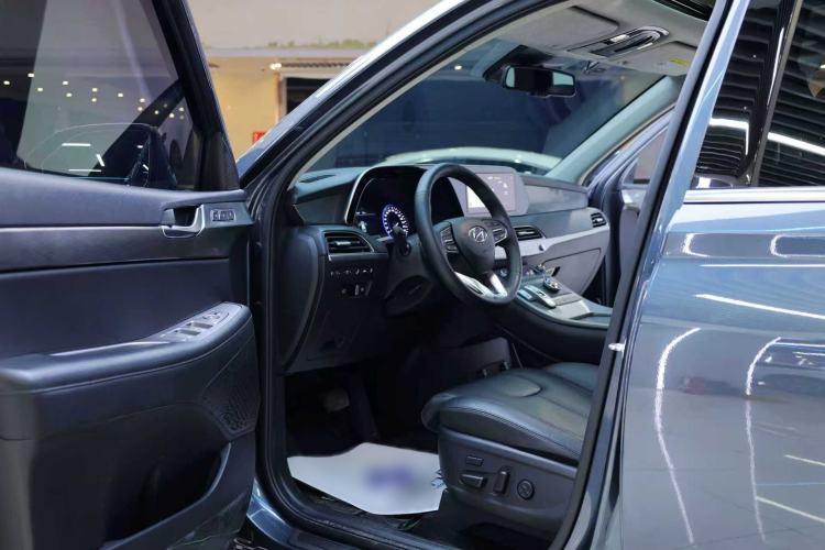 Used Hyundai Palisade 2021 3.5L Automatic 4x4 GLS Interior 1