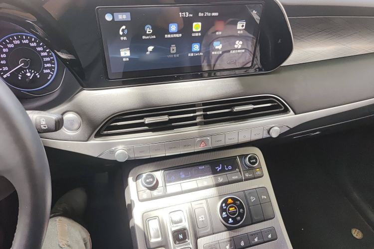 Used Hyundai Palisade 2021 3.5L Automatic 4x4 GLS Audio And AC Panel