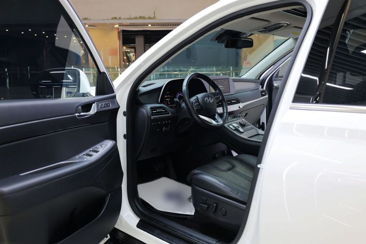 Used Hyundai Palisade 2021 3.5L Automatic 4x4 GLS Interior 1