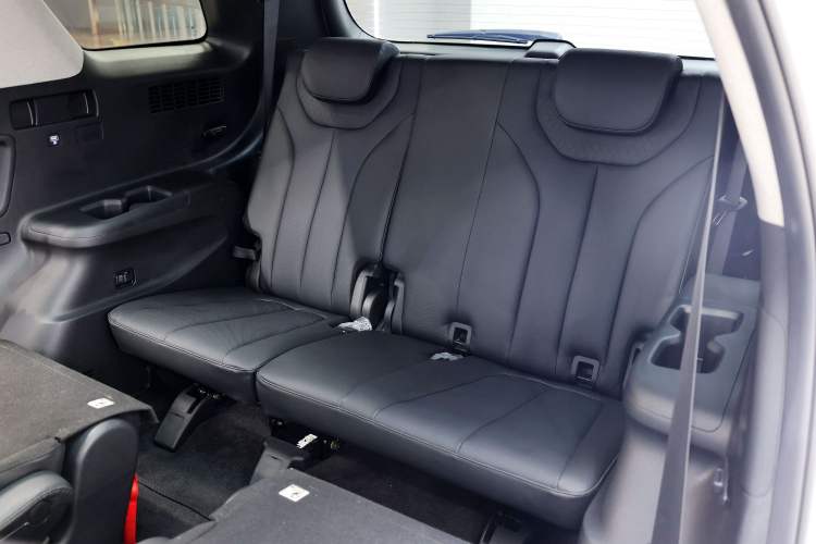 Used Hyundai Palisade 2021 3.5L Automatic 4x4 GLS Interior 10