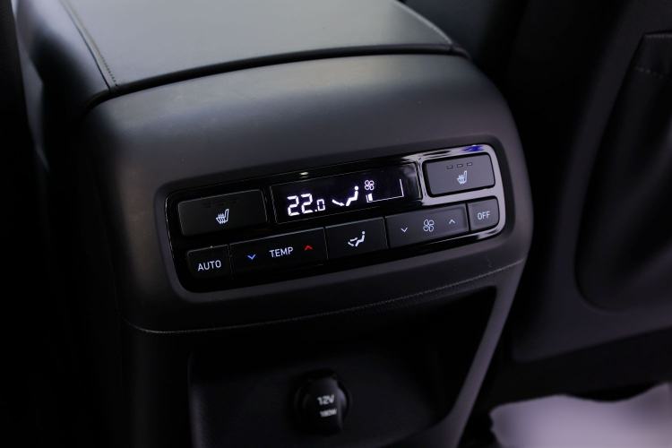 Used Hyundai Palisade 2021 3.5L Automatic 4x4 GLS Interior 12