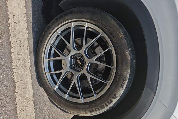 Used Hyundai Palisade 2021 3.5L Automatic 4x4 GLS Right Front Wheel Hub