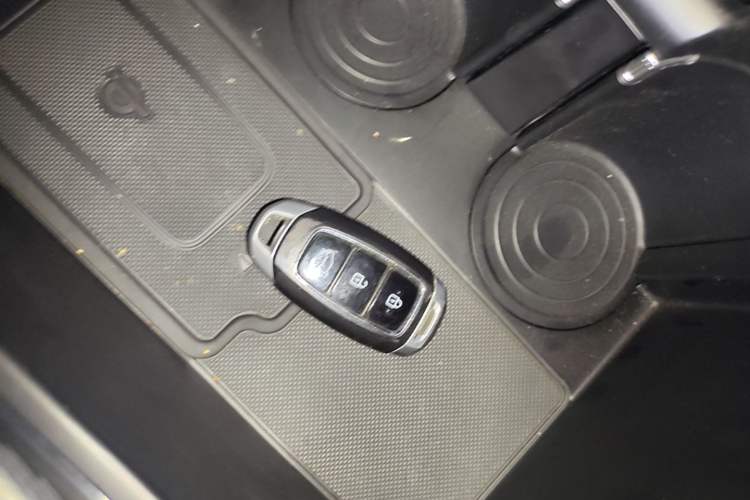 Used Hyundai Palisade 2021 3.5L Automatic 4x4 GLS Vehicle Key