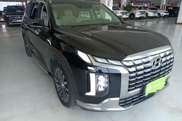 Used Hyundai Palisade 2023 3.5L Automatic 4x4 the Appreciator Plus Version Front Right 45 Deg