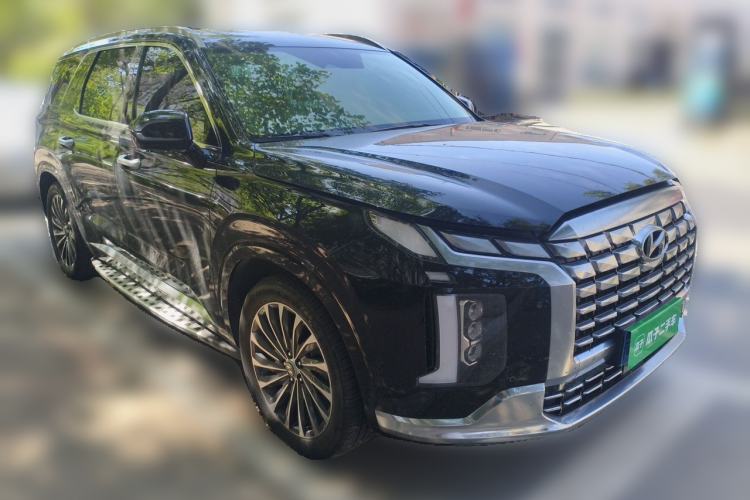 Used Hyundai Palisade 2023 3.5L Automatic 4x4 the Appreciator Plus Version Front Right 45 Deg