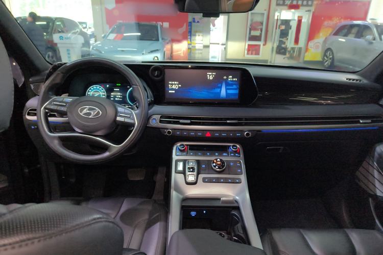 Used Hyundai Palisade 2023 3.5L Automatic All-Wheel Drive Calligraphy Interior 2