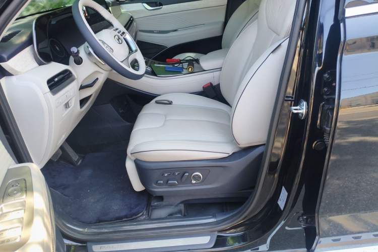 Used Hyundai Palisade 2023 3.5L Automatic 4x4 the Appreciator Plus Version Left Front Seat