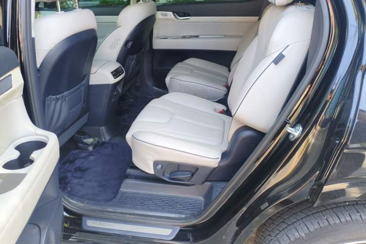 Used Hyundai Palisade 2023 3.5L Automatic 4x4 the Appreciator Plus Version Left Rear Seat