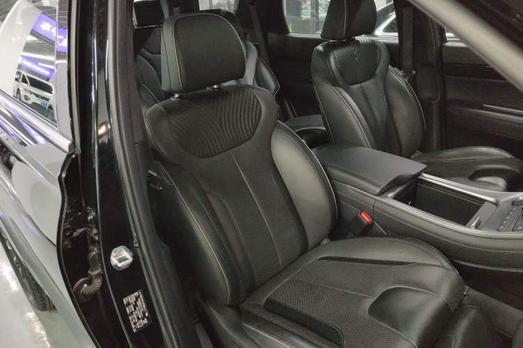 Used Hyundai Palisade 2023 3.5L Automatic All-Wheel Drive Calligraphy Right Front Seat