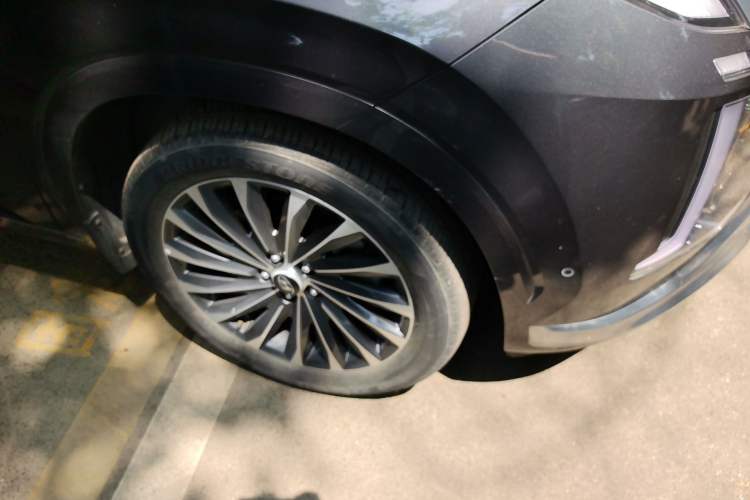 Used Hyundai Palisade 2023 3.5L Automatic 4x4 the Appreciator Plus Version Right Front Wheel Hub